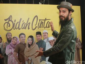 Alex Abbad Jadi Ustad di Film Drama Bidah Cinta Alex Abbad Jadi Ustad di Film Drama Bidah Cinta