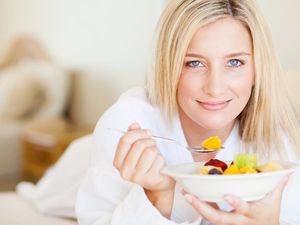 Mau Tidur Tapi Lapar Berat? Ini Buah yang Baik Dikonsumsi