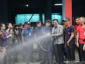 Wagub Djarot Cek Kesiapan Petugas Pemadam Kebakaran