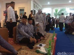 Di Hadapan SBY, Ratusan Santri Deklarasikan Dukungan untuk Agus-Sylvi
