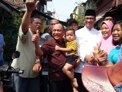 Janji Anies ke Warga Kampung Magesen: KJP Diteruskan