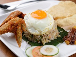 Geef Mij Maar Nasi Goreng, Kerinduan akan Makanan Indonesia
