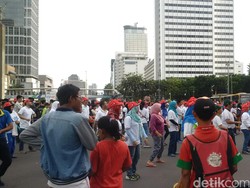 Menhub Budi Karya dan Kagama DKI Senam Bersama Warga di Car Free Day
