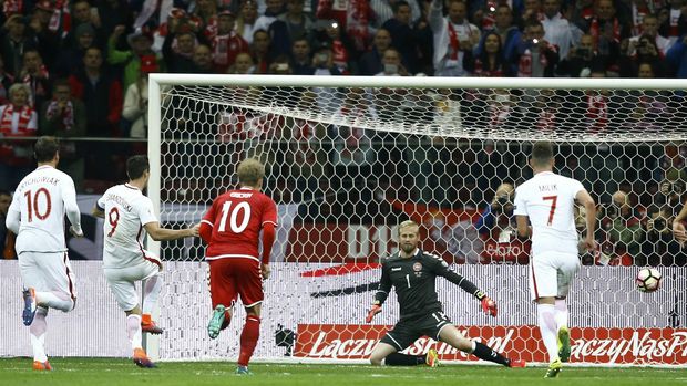 Trigol Lewandowski Bantu Polandia Atasi Denmark