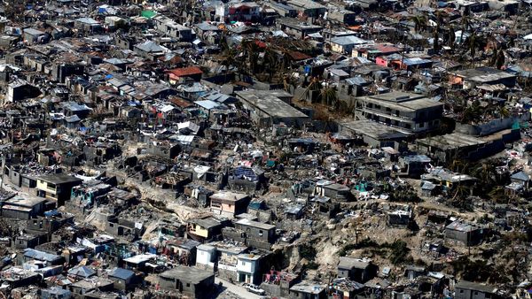 Penampakan Kerusakan Akibat Topan Matthew Dari Udara