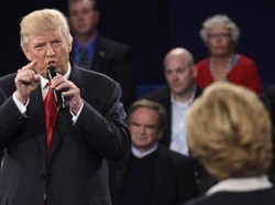 Jika Jadi Presiden AS, Trump Bersumpah Jebloskan Hillary ke Penjara