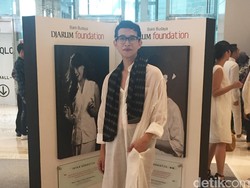 Tantangan Oscar Lawalata Desain Busana untuk 100 Seniman Indonesia