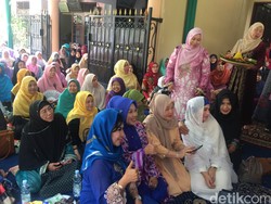 Sylviana ke Ibu-ibu Buaran: Perempuan Jangan Takut Berkompetisi
