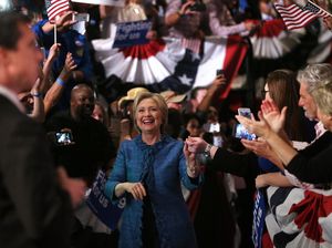 Cara Hillary Menjinakkan Donald Trump Cara Hillary Menjinakkan Donald Trump