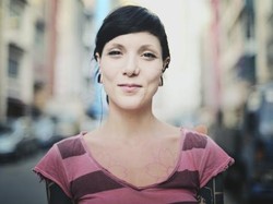 Pakar Ini Sebut Sering Tersenyum Malah Bikin Terlihat Tua