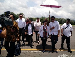 Megawati dan Ahok Nyekar ke Makam Bung Karno di Blitar