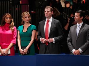 Diisukan Tak Akur, Ekspresi Melania Trump Melihat Ivanka Berujung Viral