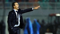 Julen Lopetegui memberikan pengarahan kepada para pemain Spanyol. Antonio Bronic/Reuters/detikFoto.