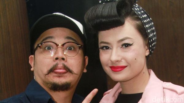 Mesranya Derby Romero dan Claudia Adinda