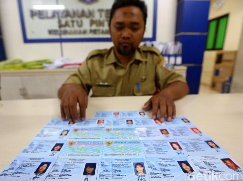 Pemprov Sulsel Optimistis Blangko e-KTP Tercukupi Jelang Pilkada 2020 Pemprov Sulsel Optimistis Blangko e-KTP Tercukupi Jelang Pilkada 2020