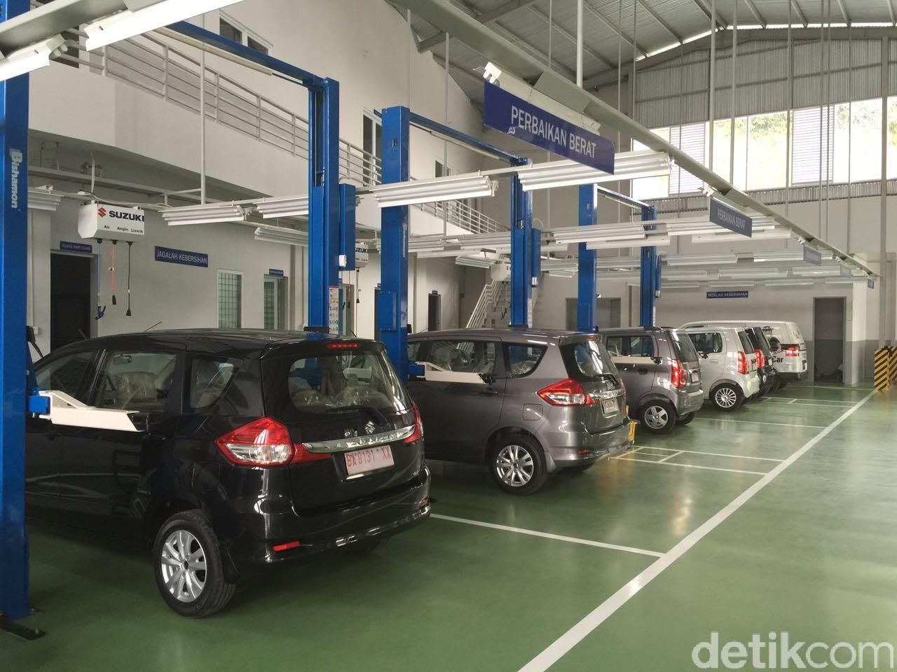 Suzuki Day merupakan kegiatan yang diselenggarakan langsung atas kerjasama PT Suzuki Indomobil Sales (SIS) dengan jaringan Bengkel Resmi yang tersebar secara nasional sejak 2011. Kali ini, PT SIS bekerjasama dengan PT Elang Perkasa Motor (EPM) mengadakan Suzuki Day sekaligus di dua wilayah, yaitu Payakumbuh pada 8  9 Oktober 2016, dan Solok pada 15  16 Oktober 2016.