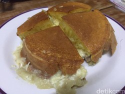 RM Indo Gaya Rasa: Gurih Hangat Bihun Goreng Ayam dan Martabak Duren Keju
