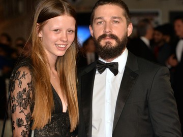10 Tahun Menikah, Mia Goth Gugat Cerai Shia LaBeouf