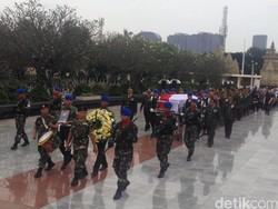 Maulwi Saelan Dimakamkan di TMP Kalibata