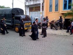 Peringatan Asyura Selesai, Polisi Kawal Penganut Syiah dan Massa yang Menolak