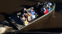 Evakuasi Korban Topan Matthew di North Carolina