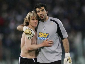 Nedved Ingin Lihat Buffon Main sampai Usia 50