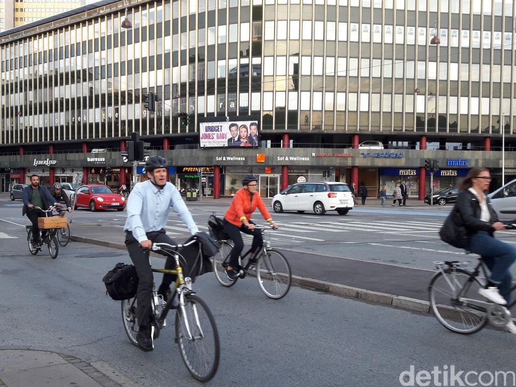 Pemerintah Denmark Beri Bantuan Gaji ke Perusahaan Terdampak Virus Corona Pemerintah Denmark Beri Bantuan Gaji ke Perusahaan Terdampak Virus Corona