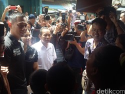 Didampingi Annisa Pohan, Agus Yudhoyono Sapa Warga di Rusunawa Koja