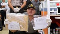 Kapolda Tunjukan Barang Bukti OTT di Kemenhub