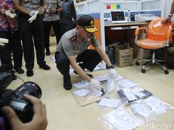 Polisi Tangkap Tangan 3 Orang di Lantai 12 Kemenhub