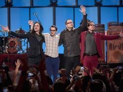 Weezer Nyanyi Ulang Lagu Anak Sekolah, Janji Akan Tampilkan di Soundrenaline 2022