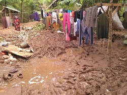 Tiba-tiba Air Naik, Warga Pangandaran Panik dan Berhamburan Keluar Rumah