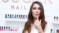 Pose Centil Luna Maya