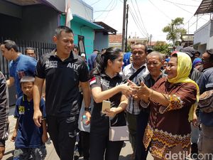 Kemesraan Agus Yudhoyono dan Annisa Pohan Saat Sapa Warga Koja