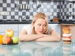 Tanda-tanda Terlalu Banyak Makan Lemak Bisa Diamati Saat BAB