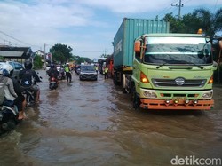 Dampak Banjir Pasuruan, Terminal Lumpuh hingga Tanggul Jebol