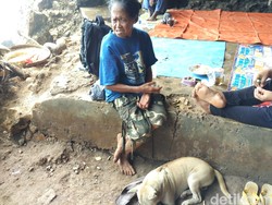 Menyapa Mbah Kijem, Penghuni Gua Terpencil dan Curam di Pantai Selatan Jawa