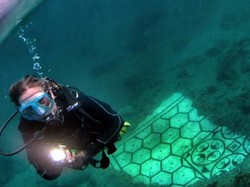 Baia, Kota Peninggalan Romawi yang Kini Tenggelam di Dasar Lautan