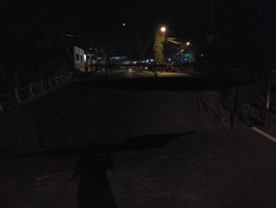 Pipa PDAM Rusak Akibat Jalan Putus di Banjar, Warga Keluhkan Air Bersih