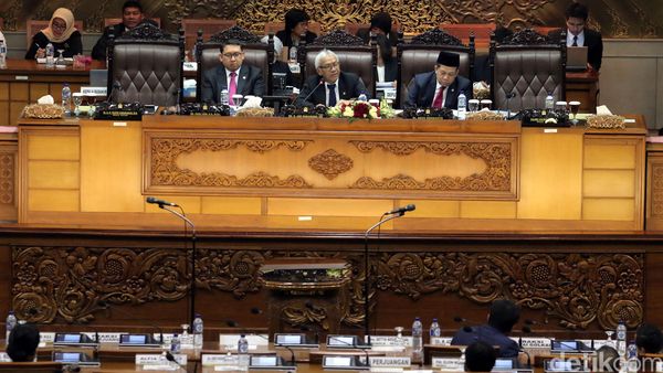 Perppu Kebiri Disahkan DPR
