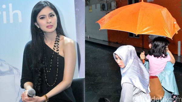 Sandra Dewi Berseri-seri, Puput Melati Terobos Hujan Bersama Putri Bungsunya