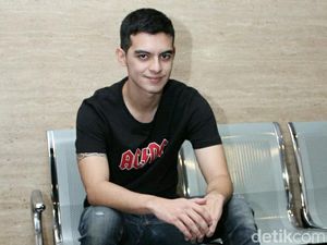 Ciccio Manassero Tampil Kasual, Kece?