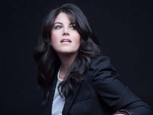 Cinta Monica untuk Presiden Bill Clinton Cinta Monica untuk Presiden Bill Clinton