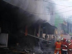 4 Ruko di Pejagalan Jakut Terbakar, 2 Orang Luka-Luka