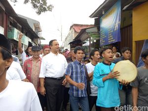 Didatangi Anies Baswedan, Warga Petamburan Minta KJP Ditambah