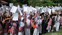 Siswa SD di Yogyakarta Menulis Surat untuk Presiden Jokowi