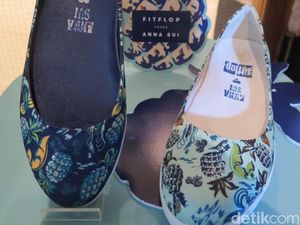 Fitflop Gandeng Anna Sui Desain Sepatu Musim Panas yang Playful Fitflop Gandeng Anna Sui Desain Sepatu Musim Panas yang Playful