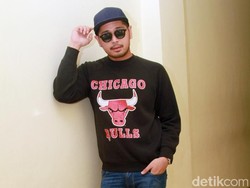 Foto Ciumannya dengan Sesama Pria Beredar, Begini Reaksi Petra Sihombing