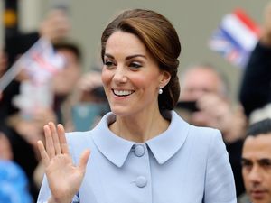 Kate Middleton Rekomendasikan Michelle Obama Untuk Pakai Botox Organik Kate Middleton Rekomendasikan Michelle Obama Untuk Pakai Botox Organik