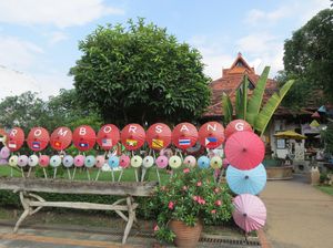Ini Dia Suvenir Khas Chiang Mai: Payung Hias